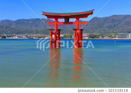 [Hiroshima Prefecture] Otorii of Itsukushima Shrine after renovation (Miyajima) 101518519