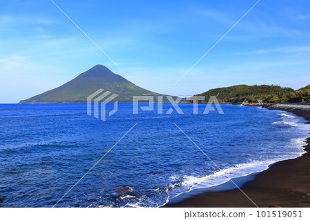 [Kagoshima Prefecture] Mt. Kaimondake (Satsuma Fuji) seen from Nagasakibana in Satsuma 101519051