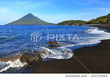 [鹿兒島縣]從薩摩的長崎鼻看到的開聞岳（薩摩富士） 101519058