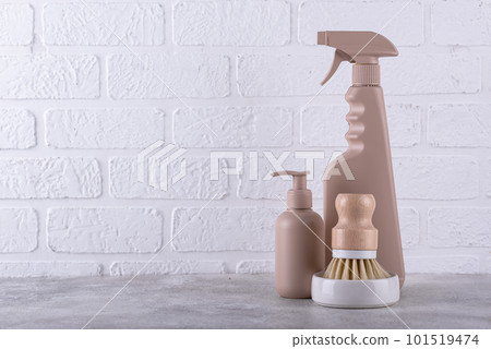 Eco cleaning with bottles, brushes and sponges Eco cleaning with bottles, brushes and sponges 101519474