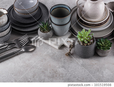 Craft ceramic plates, bowls and cups 101519508