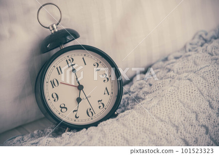 morning and alarm clock 101523323