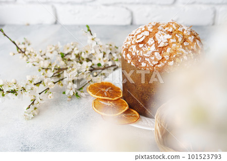 Easter cake with sugar powder on gray background 101523793
