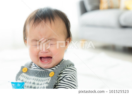 Baby standing up 101525523