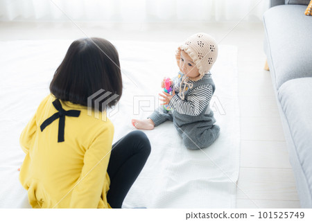 Baby standing up 101525749