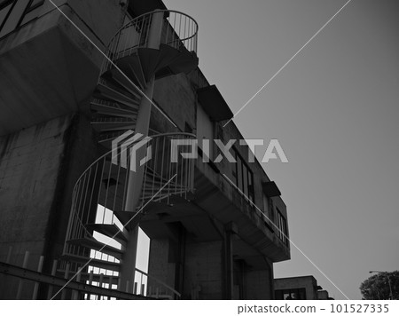 building seen from below 101527335