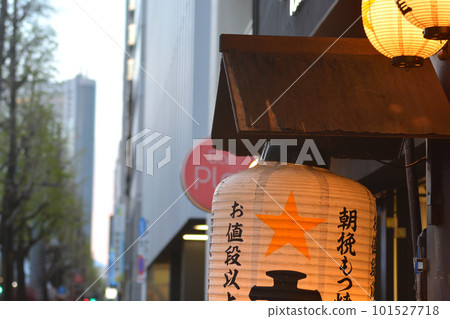 Lanterns in a bar in the evening Lanterns in a bar in the evening 101527718