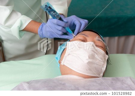 Eyebrow tattoo clinic or Eyebrow embroidery clinic 101528982