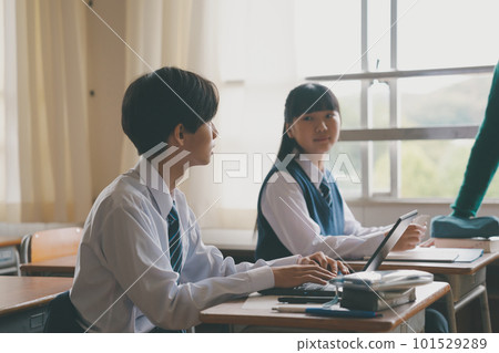 lesson, class work, junior high school student 101529289