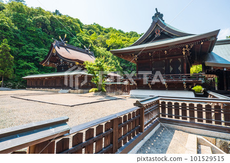 吉備津彥神社（瓦登和正殿） 101529515