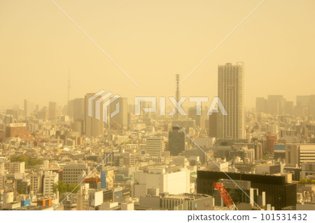Invasion of yellow sand in Shinjuku, Tokyo Invasion of yellow sand in Shinjuku, Tokyo 101531432