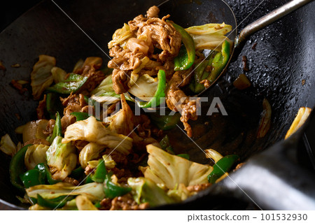 cooking twice cooked meat in a wok cooking twice cooked meat in a wok 101532930