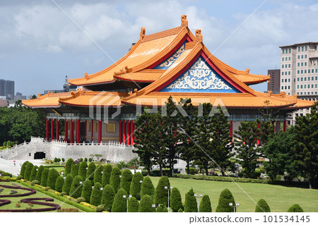 Beautiful view of Chiang Kai Shek Memorial Hall surrounded by nature in Taipei, Taiwan Beautiful view of Chiang Kai Shek Memorial Hall surrounded by nature in Taipei, Taiwan 101534145
