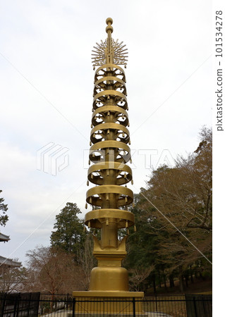Details at Todaiji temple in Nara Japan  101534278