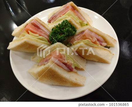培根生菜番茄沙 101536865