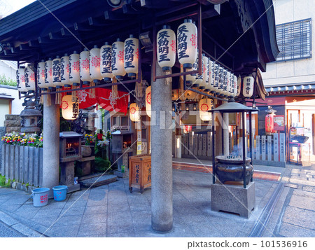 Osaka Minami Hozenji Yokocho Mizukake Fudoson at dusk Osaka Minami Hozenji Yokocho Mizukake Fudoson at dusk 101536916