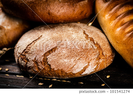 Different types of freshly baked bread. 101541274
