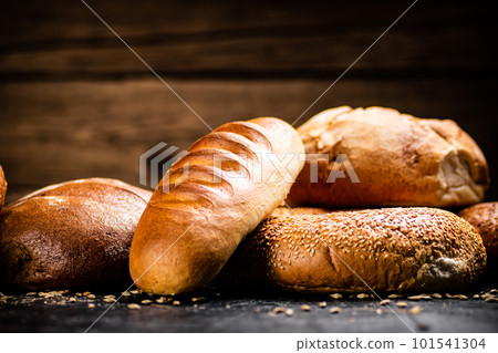 Different types of freshly baked bread. 101541304