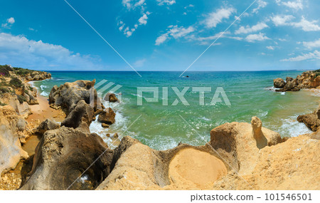 Atlantic rocky coast view (Algarve, Portugal). 101546501