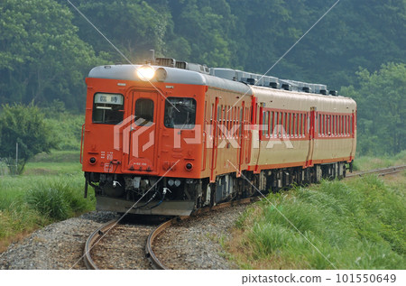 大糸線寧次～大野久備喜 JR 西日本喜波 52-156 + 喜波 28-2119 + 喜波 58-596 101550649