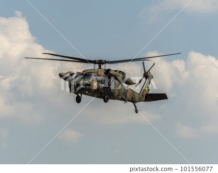 陸上自衛隊UH60JA起飛 101556077