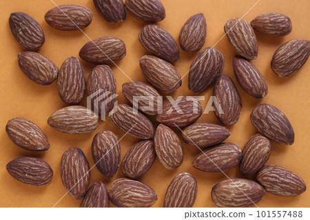 杏仁的背景圖片 101557488