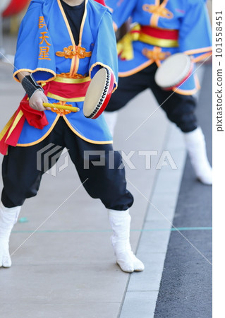 Palanku during the Okinawan Eisa Dance 101558451