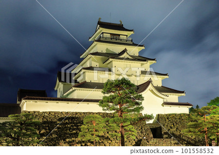 福島縣會津若松市夜間點亮的會津若松城(敦賀城) 福島縣會津若松市夜間點亮的會津若松城(敦賀城) 101558532