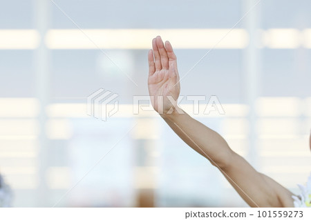 女子手舞草裙舞 女子手舞草裙舞 101559273