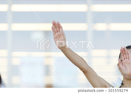 女子手舞草裙舞 女子手舞草裙舞 101559274