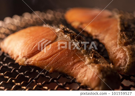 炭烤新鮮三文魚 101559527