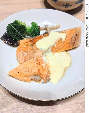 Homemade salmon meuniere Homemade salmon meuniere 101560221