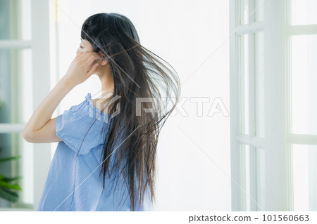 woman with long hair 101560663