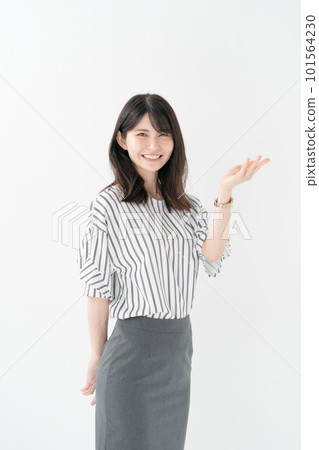手牽手的女商人 101564230