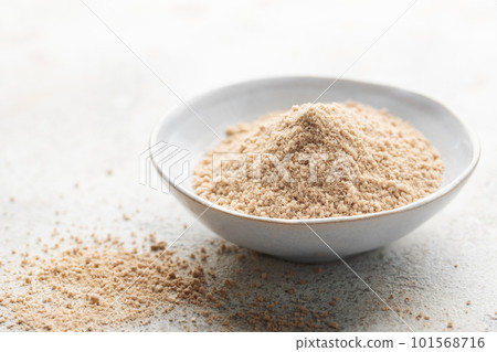 Hickory smoked  sea salt 101568716
