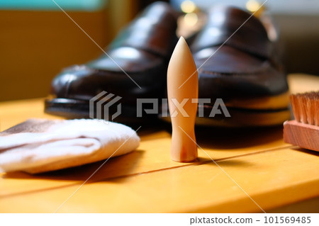 shoe care products and leather shoes 101569485