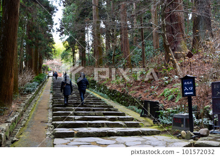 The approach to Zuihoden, the mausoleum of Date Masamune, the first feudal lord of Sendai Domain 101572032