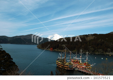 Lake Ashinoko, Ashi Pleasure Boat, Torii of Kuzuryu Shrine Lake Ashinoko, Ashi Pleasure Boat, Torii of Kuzuryu Shrine 101573521