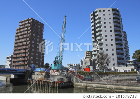 大型起重機施工中的能川新橋 大型起重機施工中的能川新橋 101579738