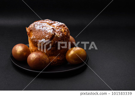 Delicious fresh Easter cake with fruits and raisins 101583339