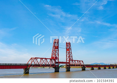 Saga Prefecture / Chikugo River lift bridge in the blue sky Saga Prefecture / Chikugo River lift bridge in the blue sky 101584391