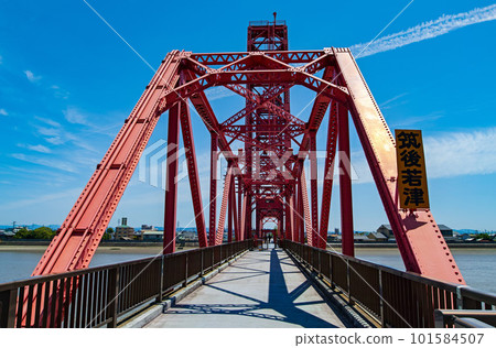 Saga Prefecture / Chikugo River lift bridge in the blue sky 101584507