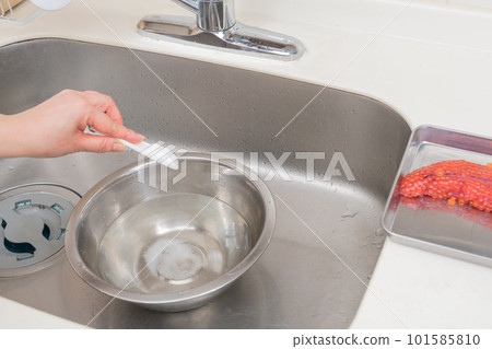 【碗裡放鹽做醬油醃三文魚子】 101585810