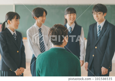 teacher, junior high student, middle school student 101586535