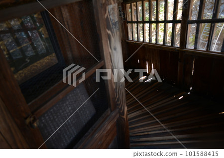 Mysterious building_Sazaedo 101588415