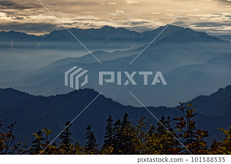 Shirouma-dake at dusk seen from the Myoko mountain range near Koyaike Shirouma-dake at dusk seen from the Myoko mountain range near Koyaike 101588535