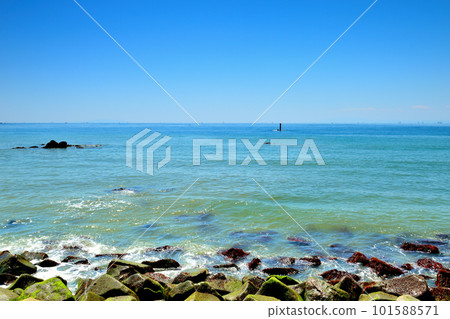 Akiya Landscape of the Tateishi coast and the distant horizon Akiya Landscape of the Tateishi coast and the distant horizon 101588571