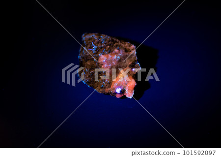 Calcite fluorescence Calcite fluorescence 101592097