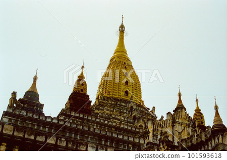 Ananda Temple (Outside the walls of Old Bagan, East / Bagan, Myanmar) 101593618