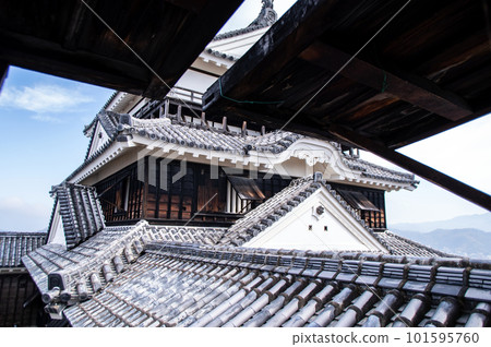 從愛媛縣松山城小天守閣看主天守閣 101595760